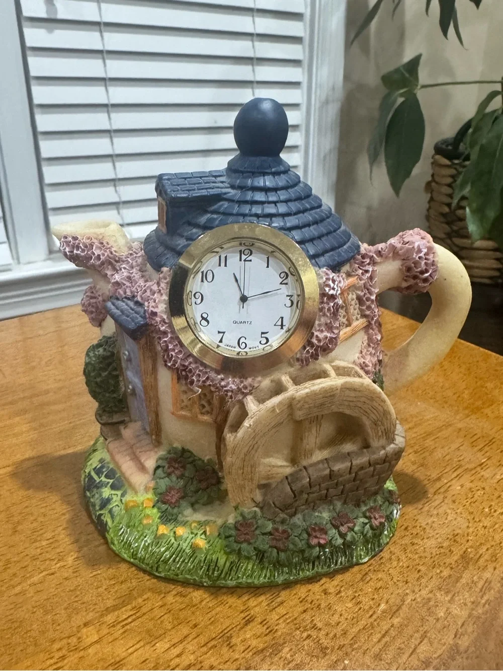 Resin Teapot Clock